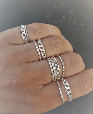 טבעת גורמט קטן | Small Loop Ring