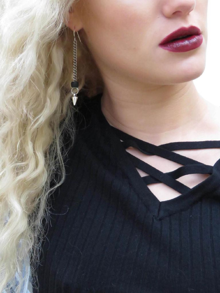 עגילי ניטים שחורים |  Black Rivets Earrings