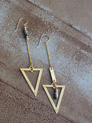 עגילי משולשים אסימטרי | Asymmetrical triangular earrings