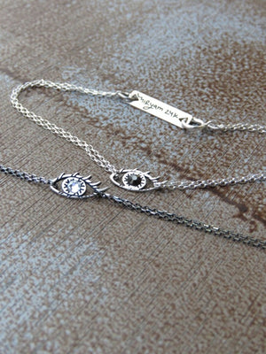 צמיד עין מיניאטורית | Miniature Evil Eye Bracelet