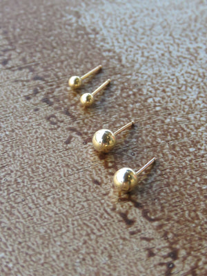 עגילי בול | Stamp Earrings