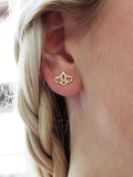 עגיל צמוד לוטוס | Lotus stud earring