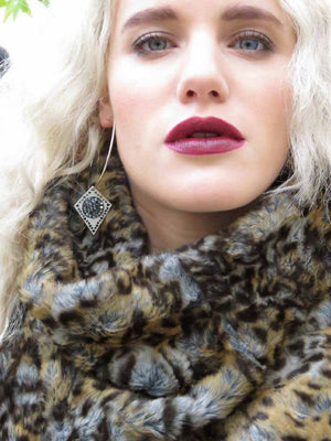 עגיל חישוק מעוין סברובסקי | Swarovski Rhombus Hoop Earring