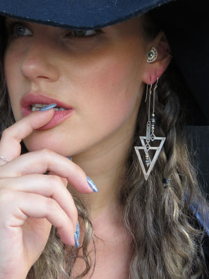 עגילי משולשים אסימטרי | Asymmetrical triangular earrings