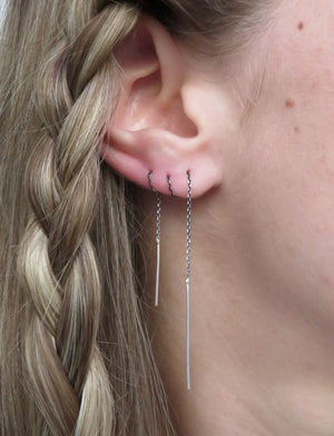 עגיל חוט שחור | Black String Earring